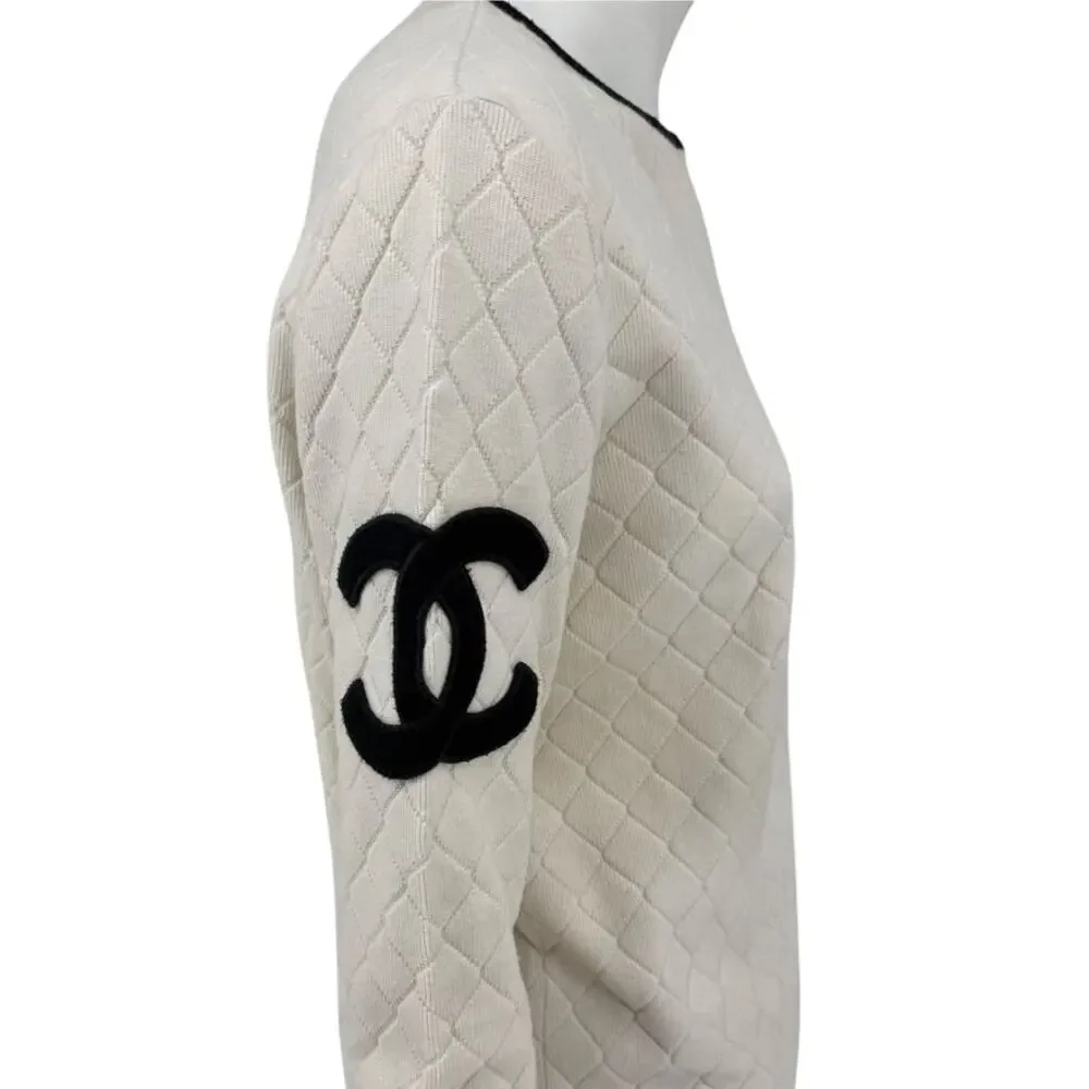 Chanel Ivory Quilted CC Logo Sweater – Size 42 (FR)